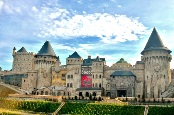 CENTRAL VIETNAM HERITAGE DISCOVERY TOUR DA NANG 4 DAYS 3 NITES PACKAGE DA NANG– BANAHILL– HOI AN DEPART FROM HA NOI / SAI GÒN (HOCHIMINH CITY)