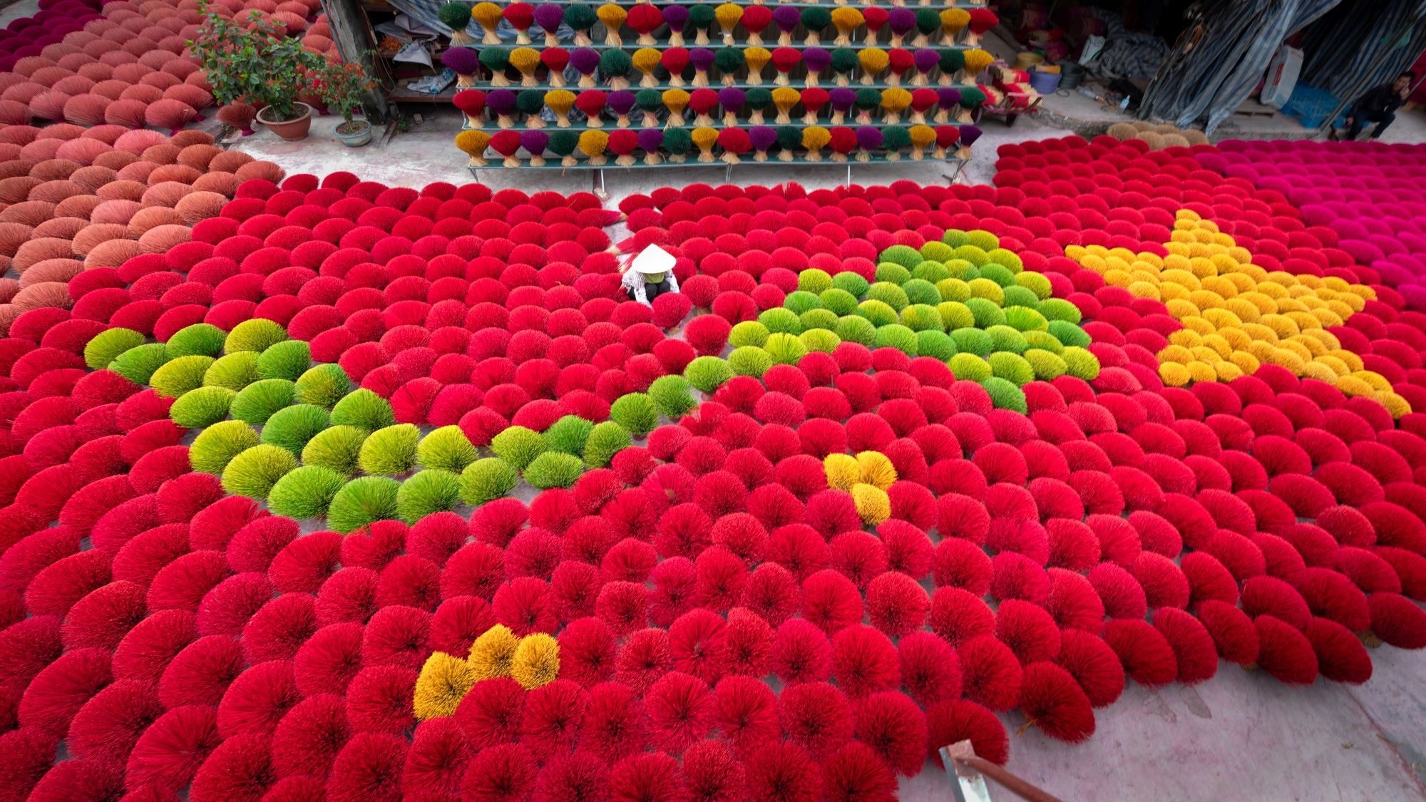 HALF DAY TOUR: INCENSE VILLAGE & HAT MAKING VILLAGE, NO LUNCH