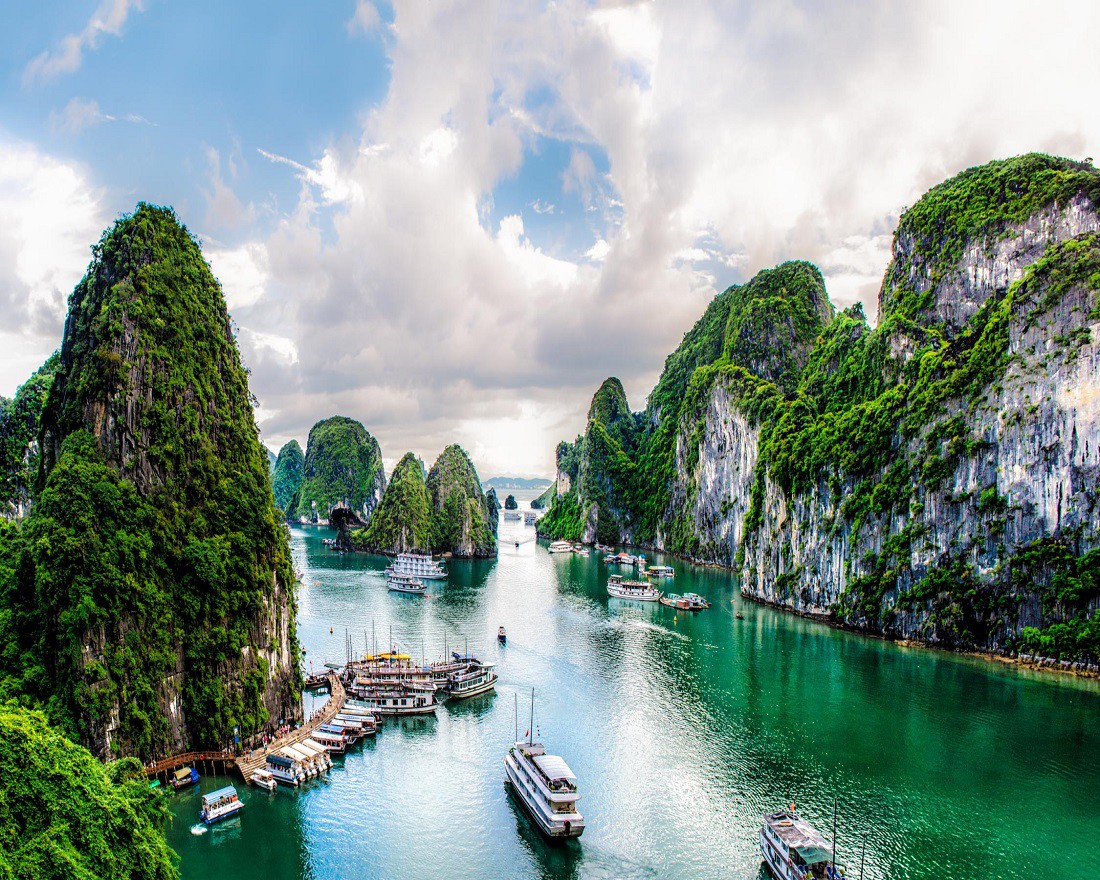 NOTHERN VIETNAM PACKAGE 5 DAYS 4 NIGHTS DEPAR FROM HA NOI -NINH BINH - HALONG BAY- CITY TOUR HA NOI